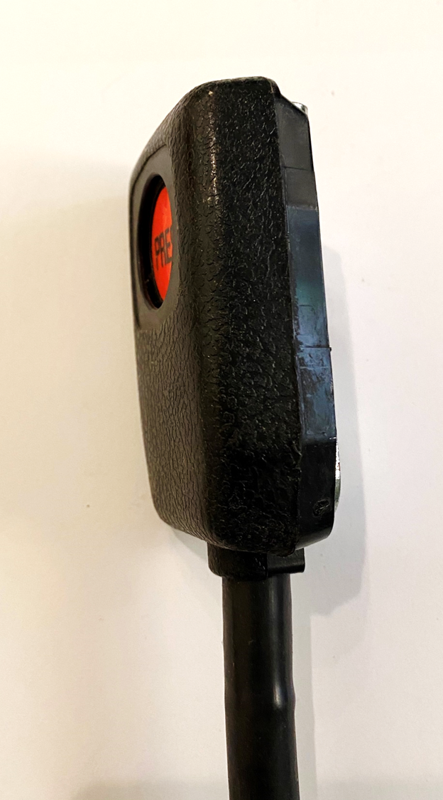 Kangol magnet orange press button short stalk (side)